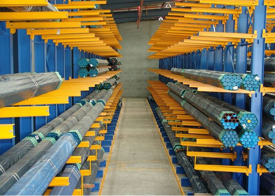 गुणवत्ता  Heavy Duty Industrial Cantilever Pallet Racking For / Timber /  Lumber / Long Pipes कारखाना