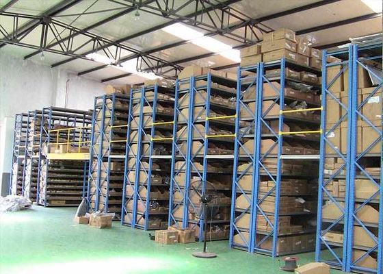 गुणवत्ता  Rack Supported Mezzanine Industrial Steel Storage Racks Cold Rolled With Racking Frames कारखाना