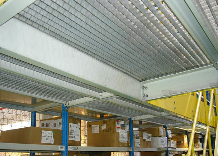 गोदाम मेज़ानिन फर्श रैक प्रणाली, भंडारण के लिए अनुकूलित औद्योगिक धातु रैक